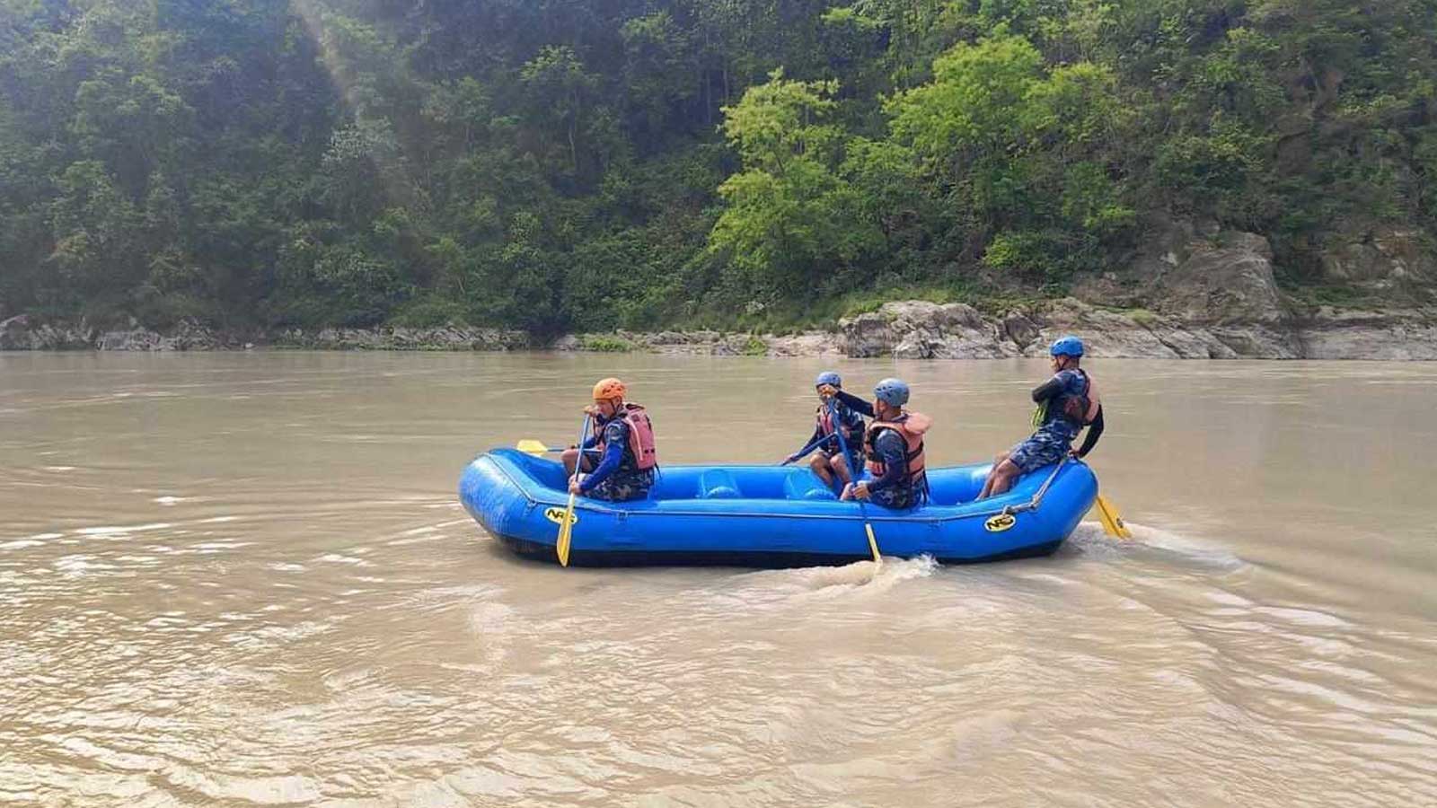 त्रिशुली नदीमा बेपत्ता भएका सप्तरीका बन्धु चौधरीको प्रहरीले गर्यो उद्वार