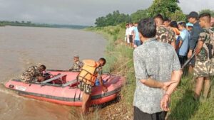 अनाधिकृत रुपमा माछा मार्न गएका चितवनका २ जना राप्ती नदीमा बेपत्ता, एक जना पौडिएर बाँचे